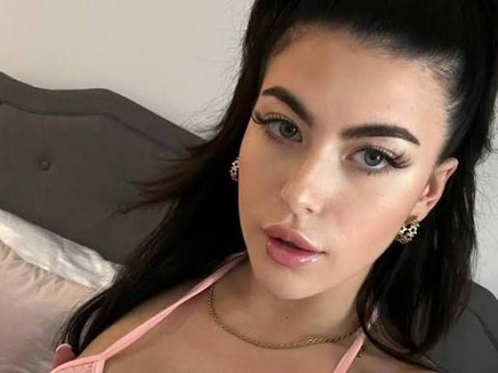 Emerald, 31, United States