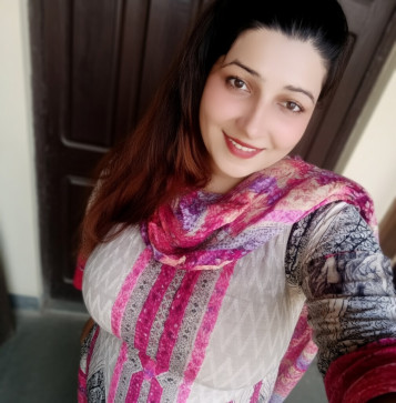 Sadiaa, 33, India
