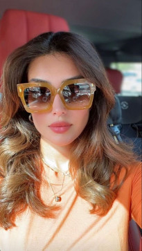 Gina, 23, United Kingdom