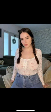 Kira James, 18, United States