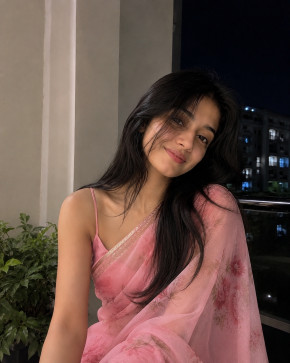 Pianshi, 24, India