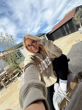 Anna Roach, 18, Canada