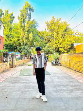 Sam, 23, India