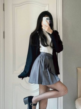 Hsin-yi, 21, United States