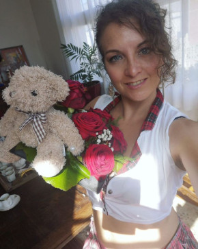 Samantha Hopkins, 32, United States