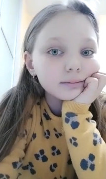 Veronica, 18, United States