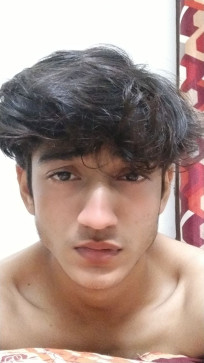 Alex, 18, India