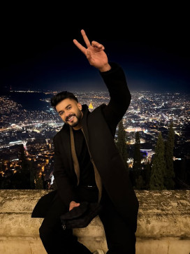 Toto, 33, India