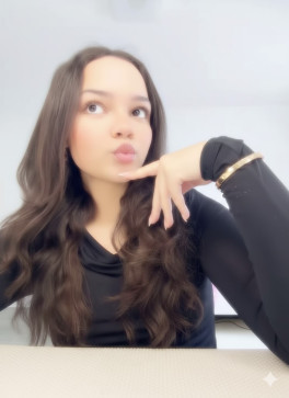 Yasmine, 18, Germany