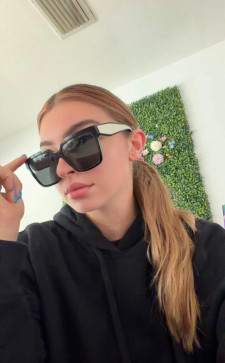 Melanie Schmitt, 18, United States