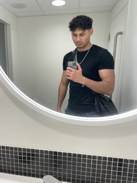 Akin, 21, Germany