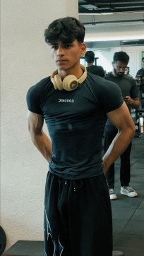 Yuvrxzx, 20, India