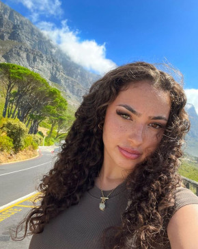Scarlet Sophia, 28, United States