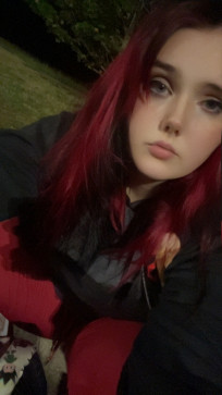 Kat, 22, United States