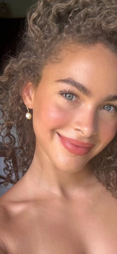 Cynthia, 22, United States