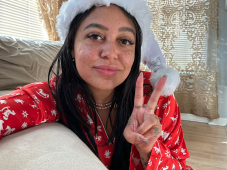Victoria, 30, United States