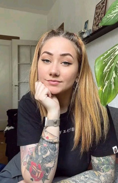 Amanda, 25, United States