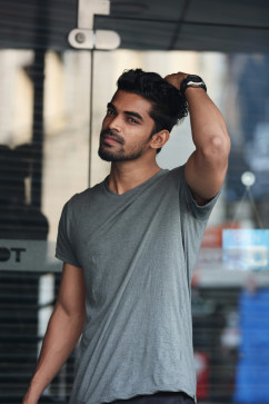 JOHN SAMUEL, 28, Netherlands