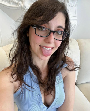 Sandra James, 18, United States