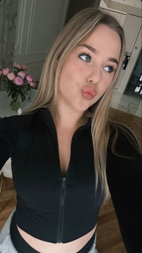 Rara Knupps, 27, United States