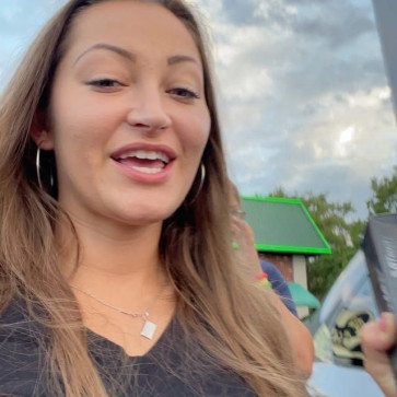 Laura, 36, United States