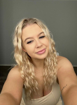Victoria, 26, United Kingdom