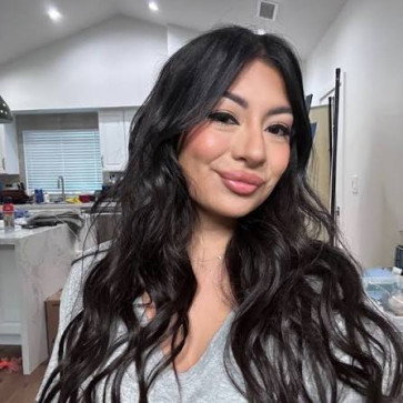 Julia Bruce, 28, United States