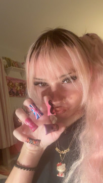 Izzyy, 18, United States