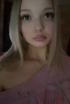 Lia, 18, United States