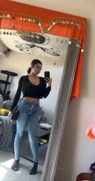 Isabella Joy, 25, United States