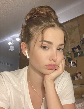 Sophie, 23, United Kingdom