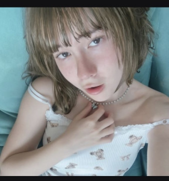 Charlotte, 18, United States