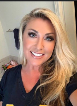 Kathy Janet, 52, United Kingdom