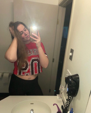 Kimberly, 30, United Kingdom
