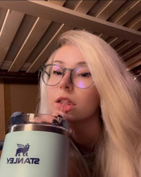 Hannah, 29, United States