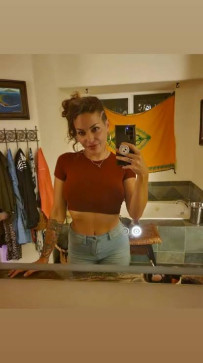 Anna, 22, United States