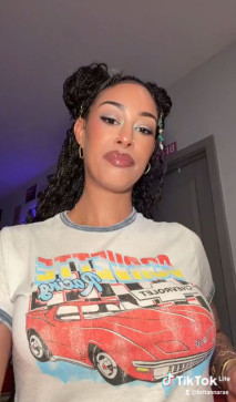 Mary Dorothy, 32, United States