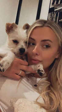 Anna Scottt, 37, United States