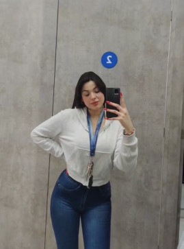 Angelina Flores, 18, United States
