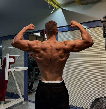 Rough Dominant, 23, Greece