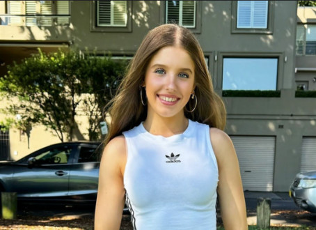 Yelena, 22, Singapore
