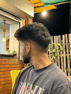 Green Flag, 25, India