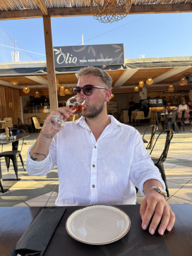 Hejs Jams, 24, United Kingdom