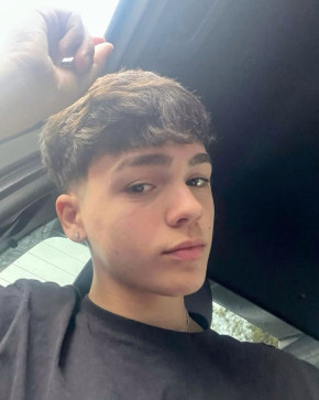 Luhbottom, 18, Portugal