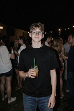 Julian, 18, Belgium