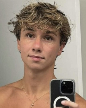 James, 21, United Kingdom