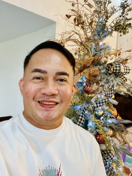 Ron Bardz, 40, Philippines