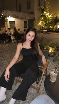 Elara, 32, United States