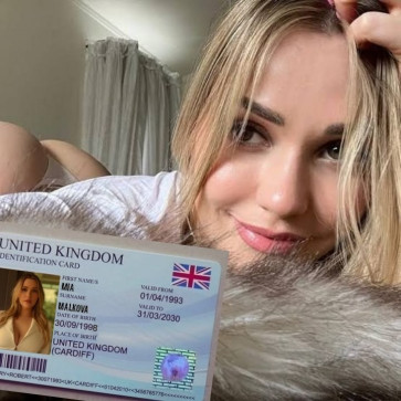 Mia Malkuva, 24, United States