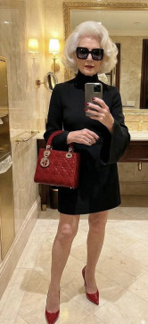 Amanda Collins, 49, United States
